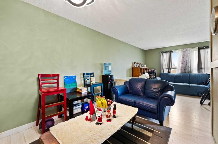 Property Photo:  143 Falton Drive NE  AB T3J 1W7 