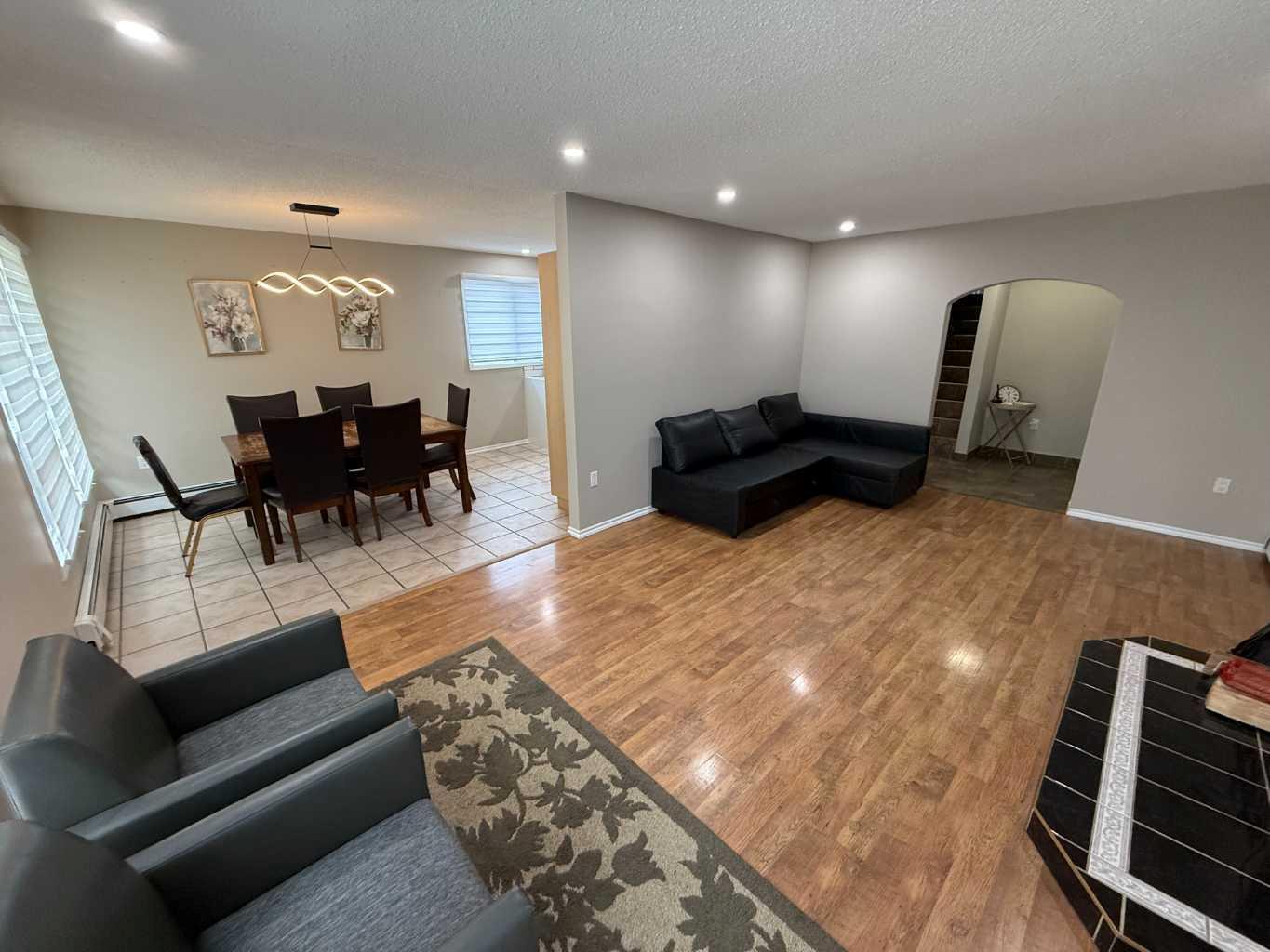 Property Photo: 118 Seabolt Crescent AB T7V 1K5