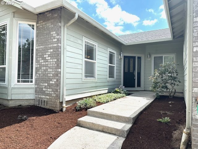 Property Photo: 1806 NW 29th Cir WA 98607