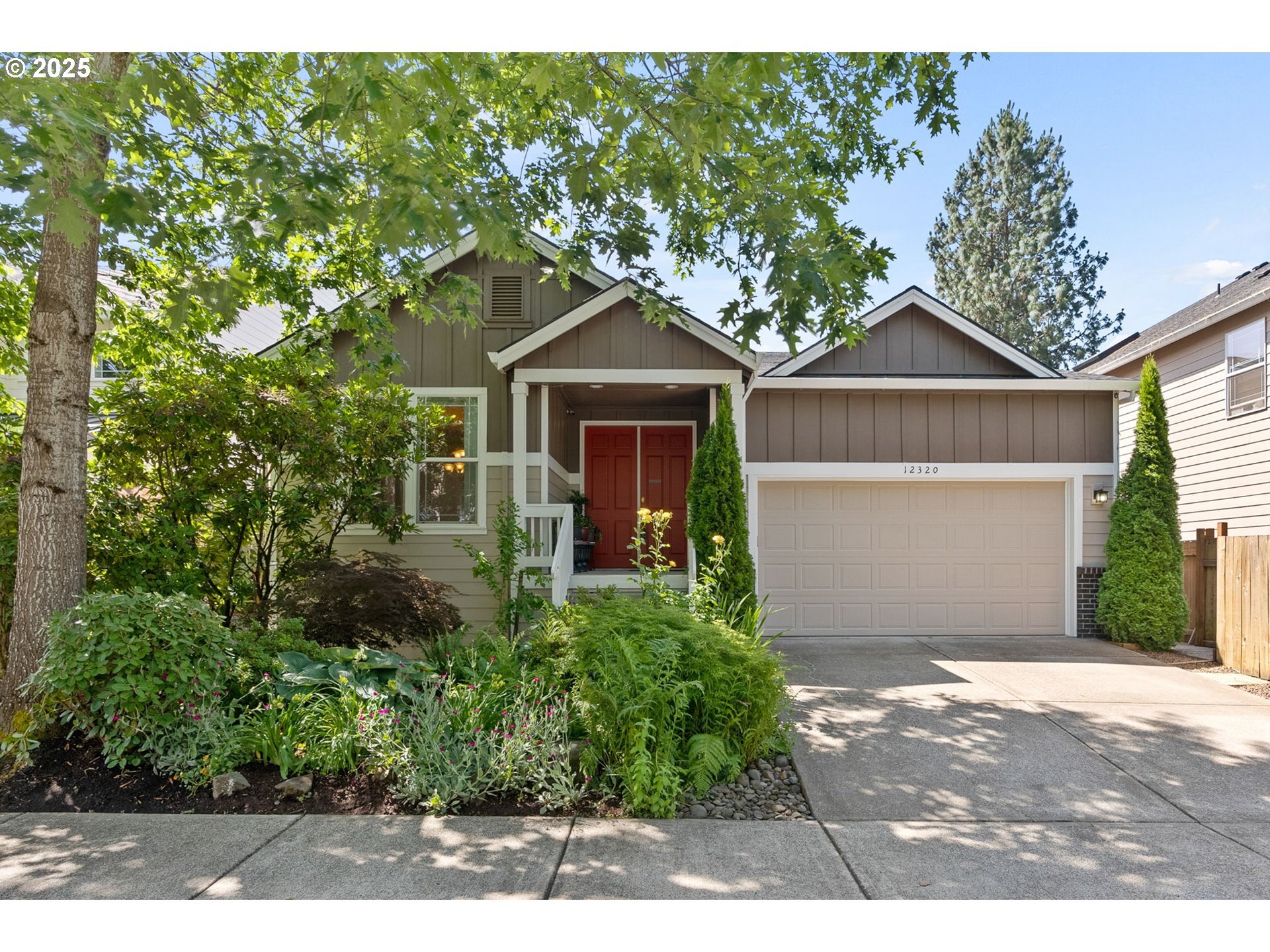 Property Photo: 12320 SW Aspen Ridge Dr OR 97224