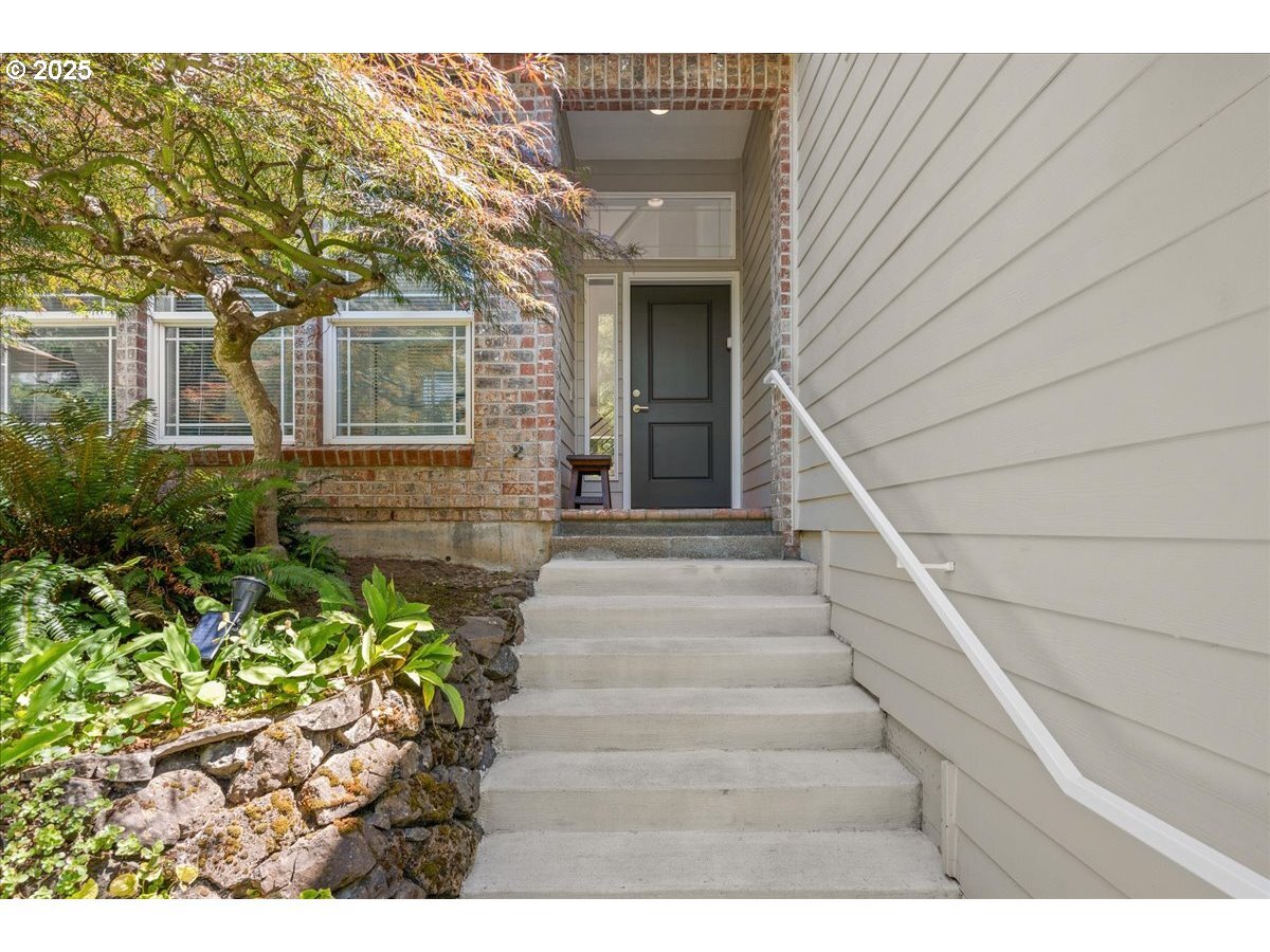 Property Photo: 9312 SW 55th Ave OR 97219