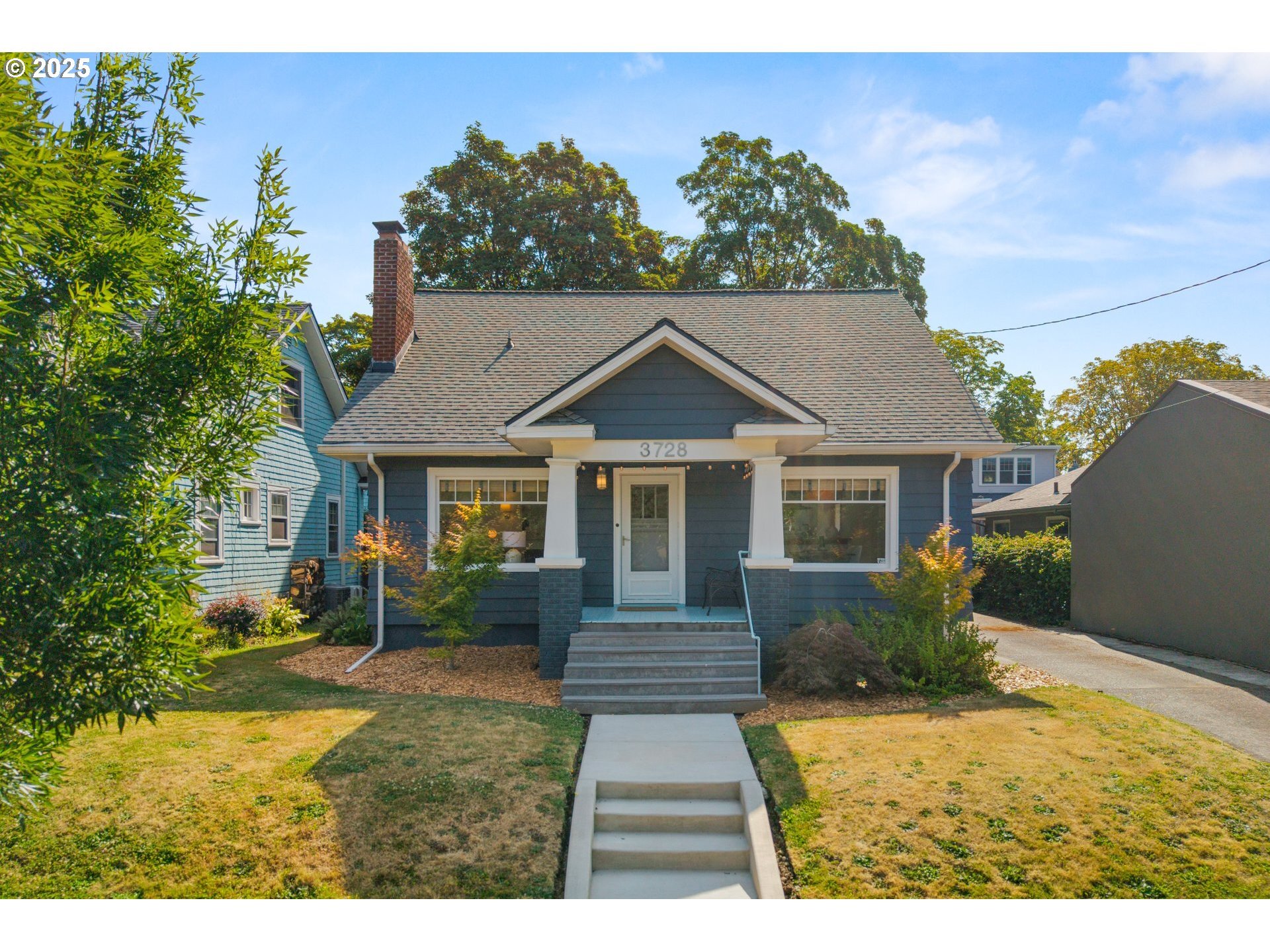 Property Photo: 3728 NE 17th Ave OR 97212