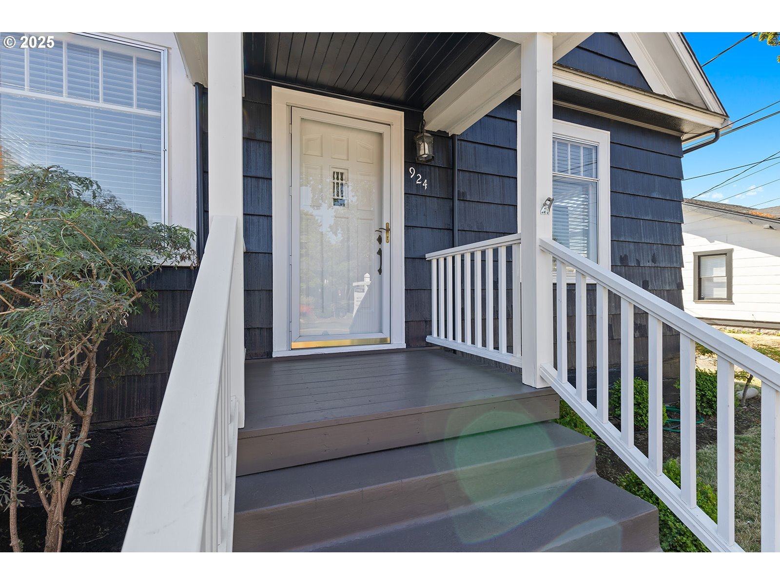Property Photo:  