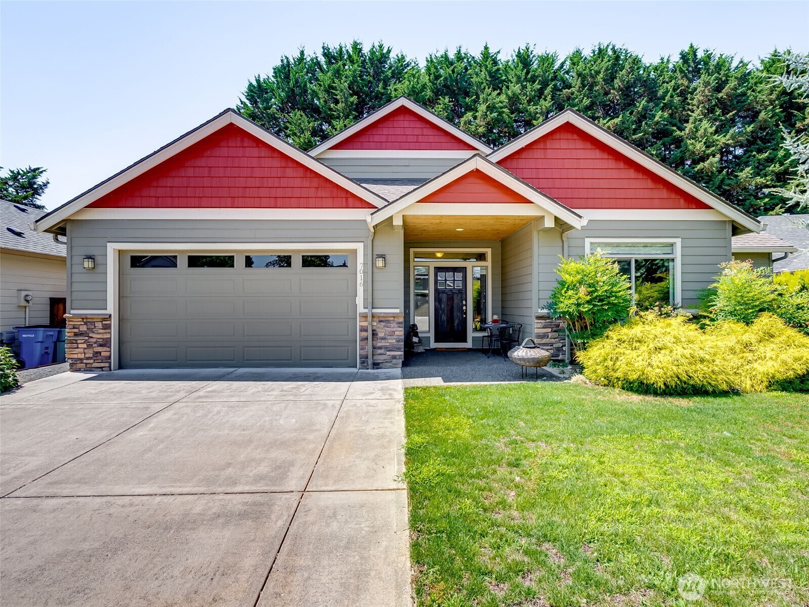 Property Photo: 7016 NW 23rd Court WA 98665