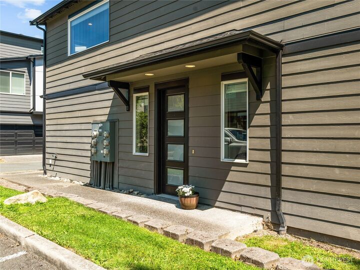Property Photo: 3230 148th Street SW G6 WA 98087