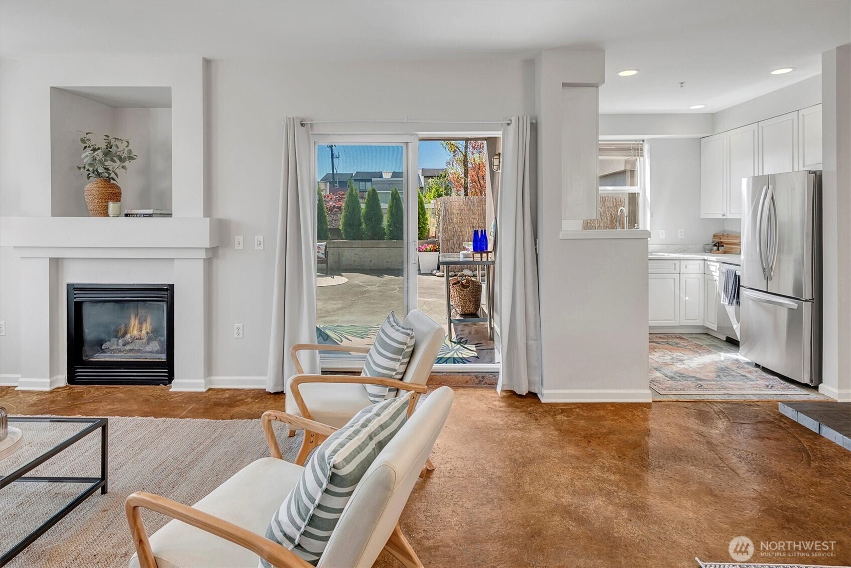 Property Photo:  4343  Roosevelt Way NE 202  WA 98105 