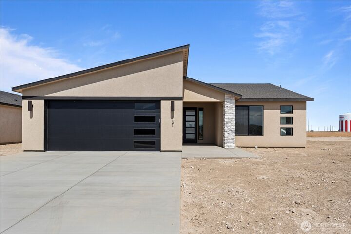 1214 E Mt Hood Street  Othello WA 99344 photo