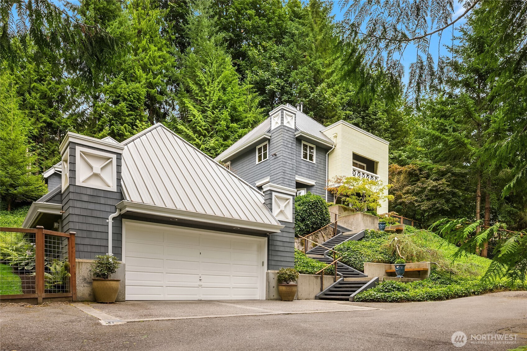 Property Photo:  8027 NE Hidden Cove Road  WA 98110 