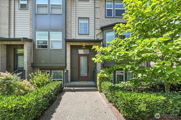 Property Photo: 1021 10th Avenue NE WA 98029