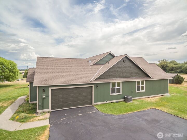 Property Photo: 200 Crossroads Drive WA 98926