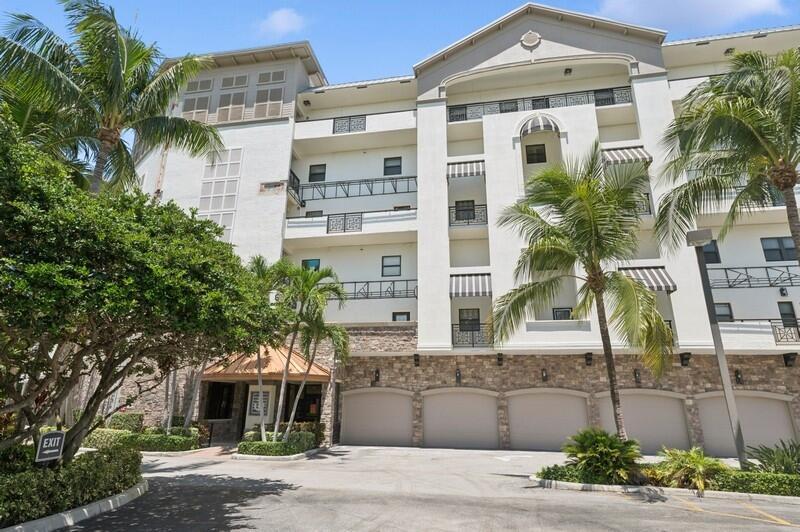 Property Photo:  1035 S Federal Highway Ph-8  FL 33483 