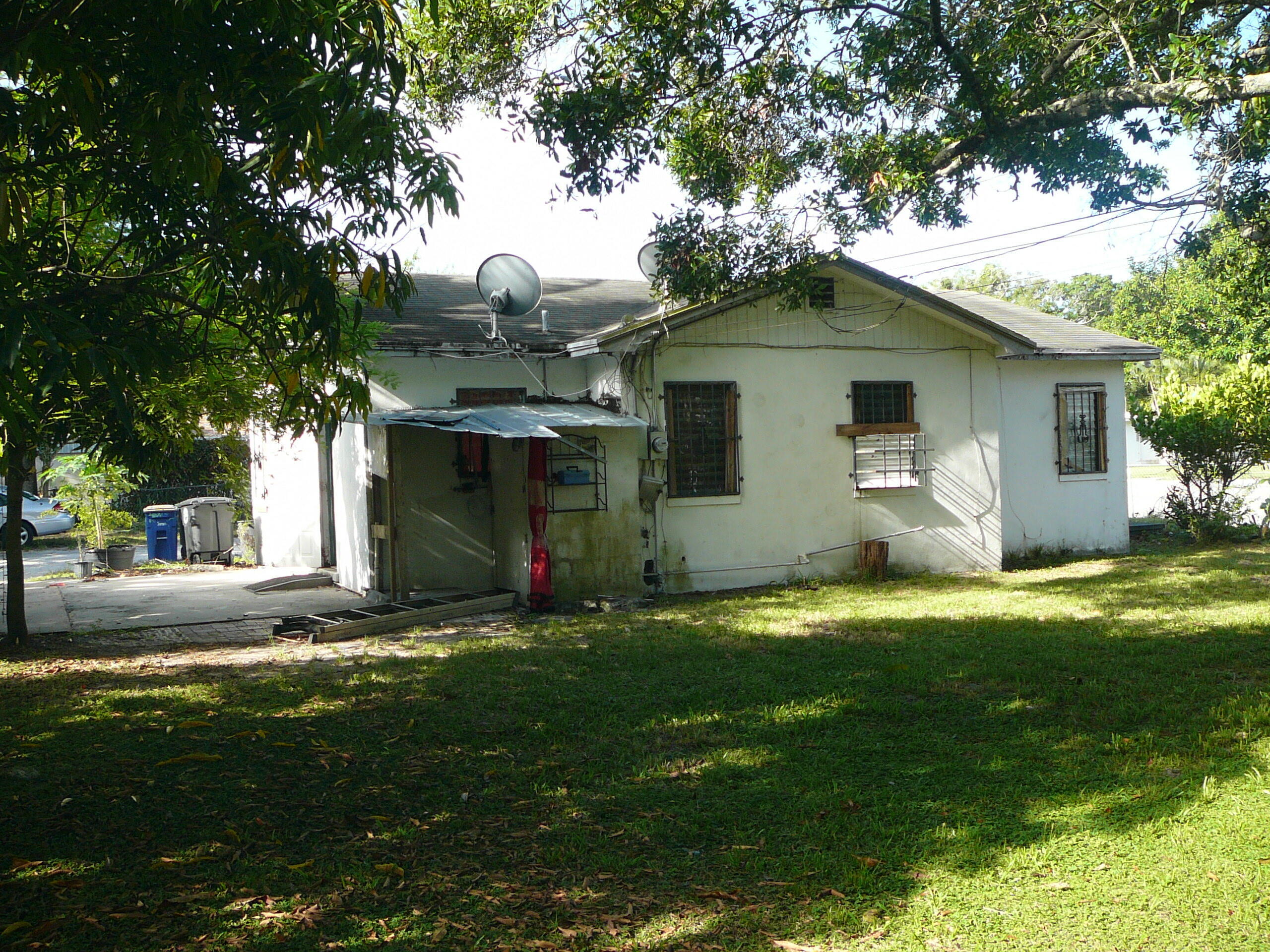 Property Photo: 312 S 25th Street FL 34947