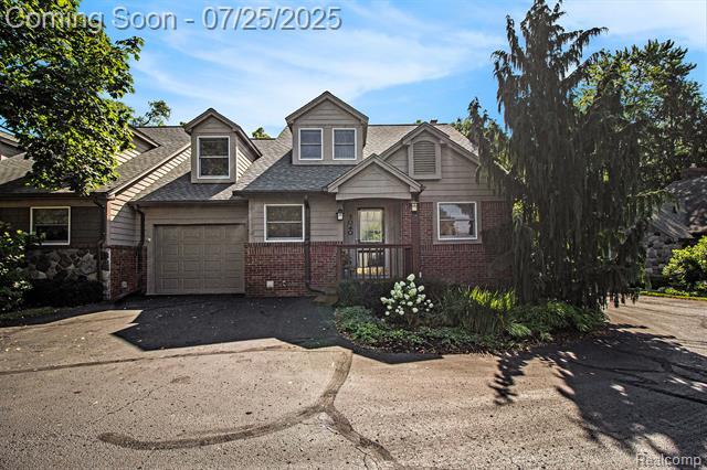 Property Photo:  3040 Helen Court  MI 48073 