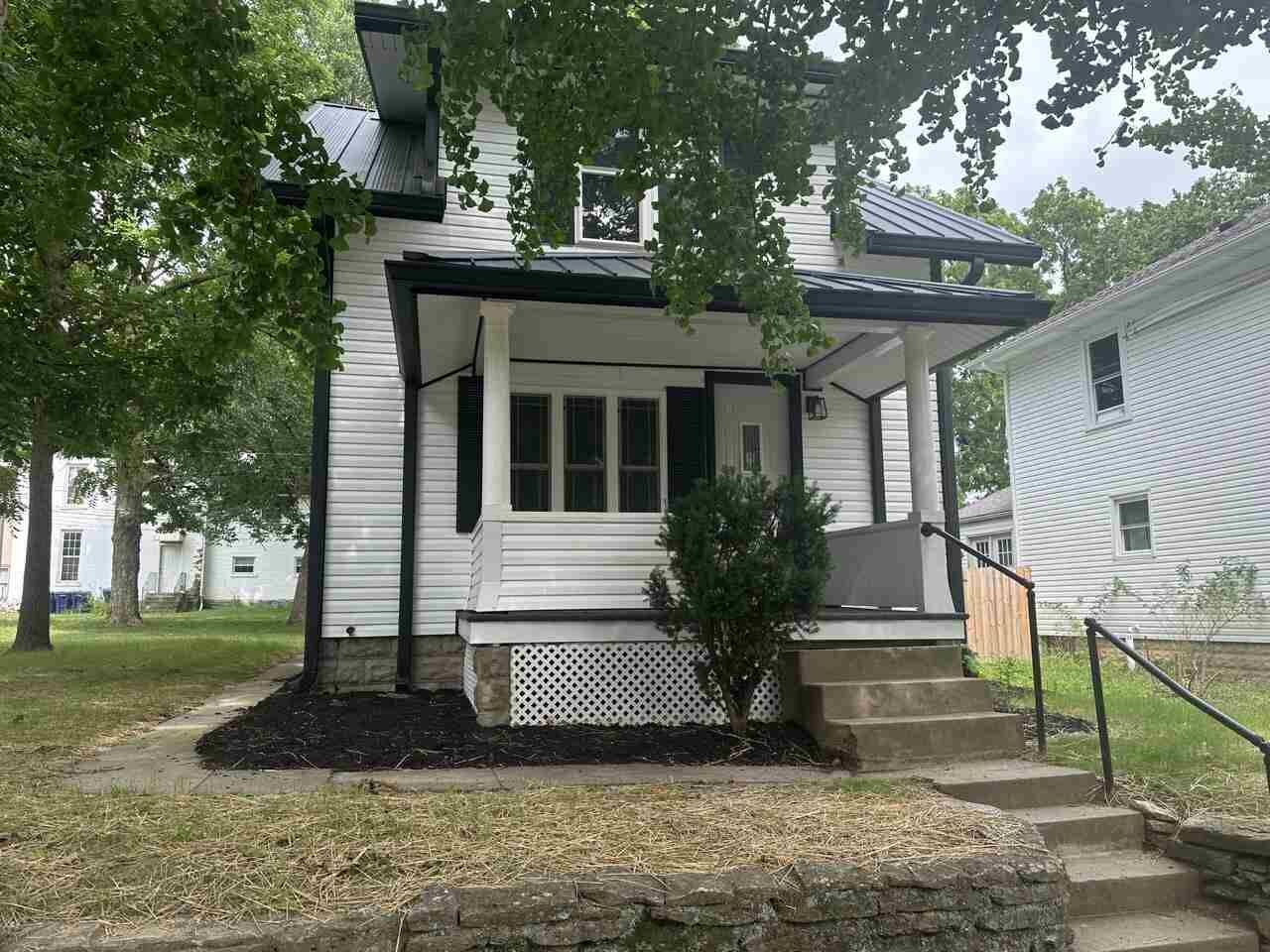 Property Photo:  122 SW 7th St  IN 47374 