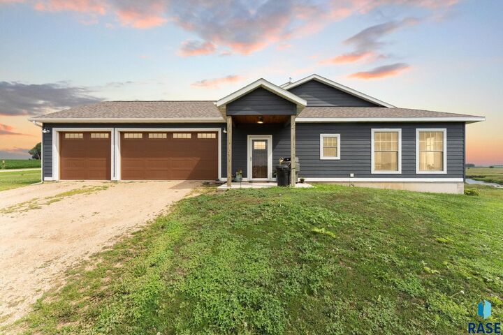 23620 487th Ave  Pipestone MN 56164 photo