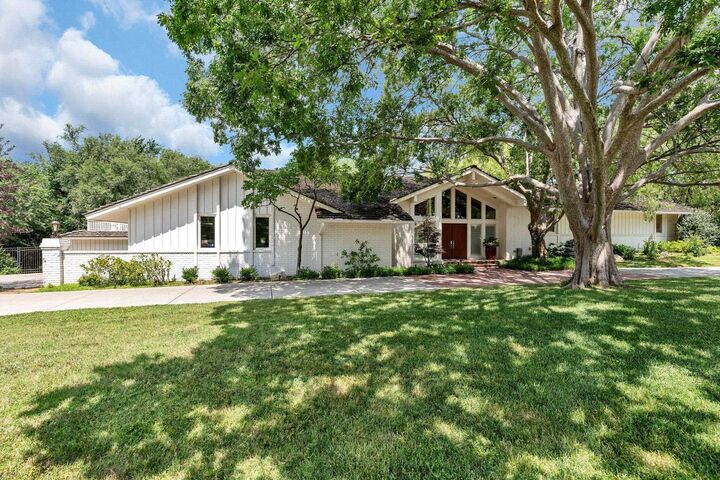 901 N Tara  Wichita KS 67206 photo