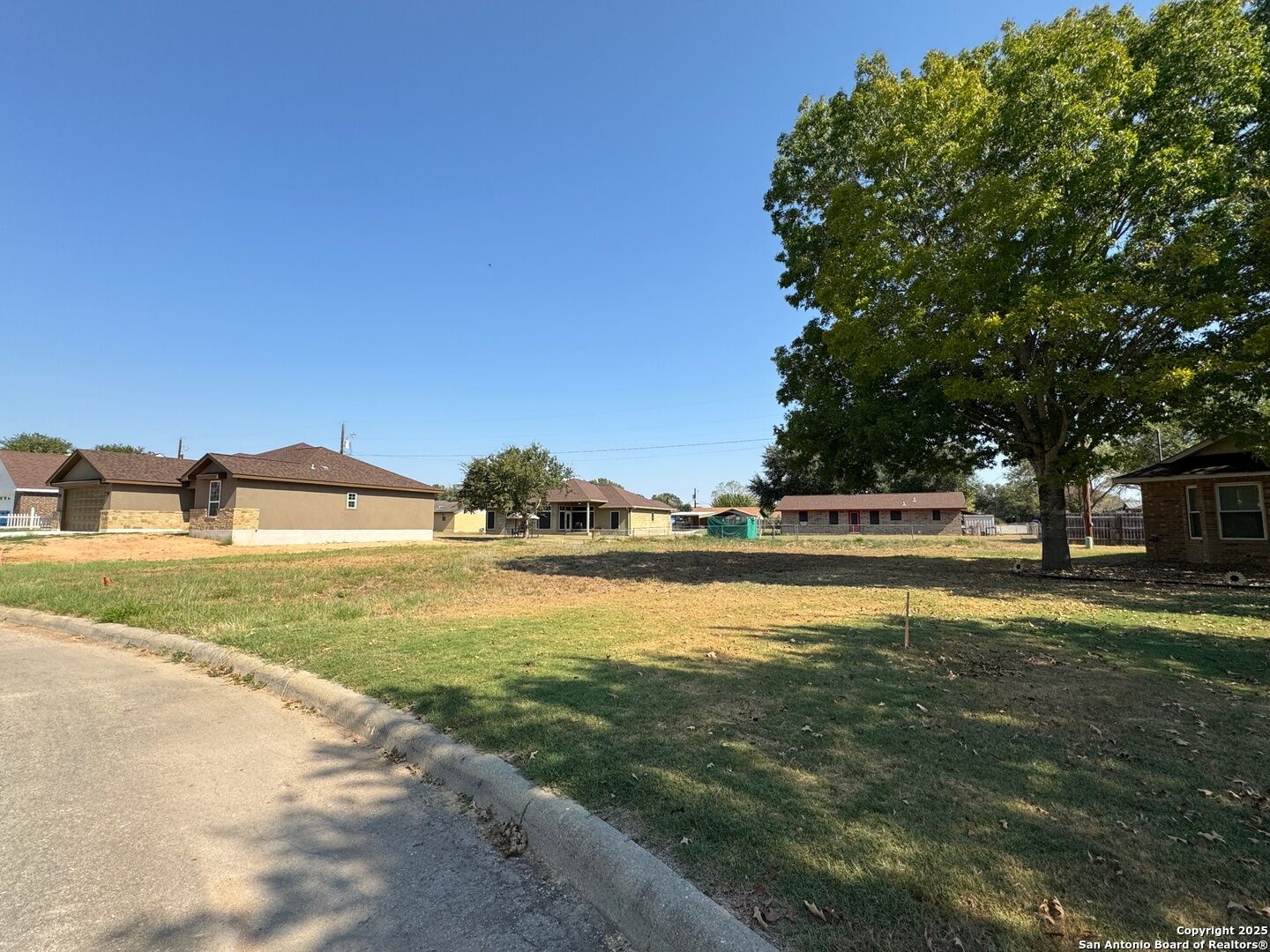 Property Photo: 1117 Iris Crescent TX 78114