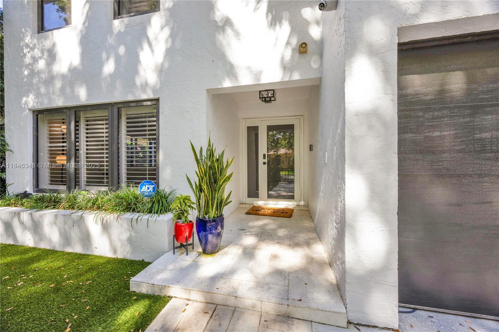 Property Photo:  1117 Alberca St  FL 33134 