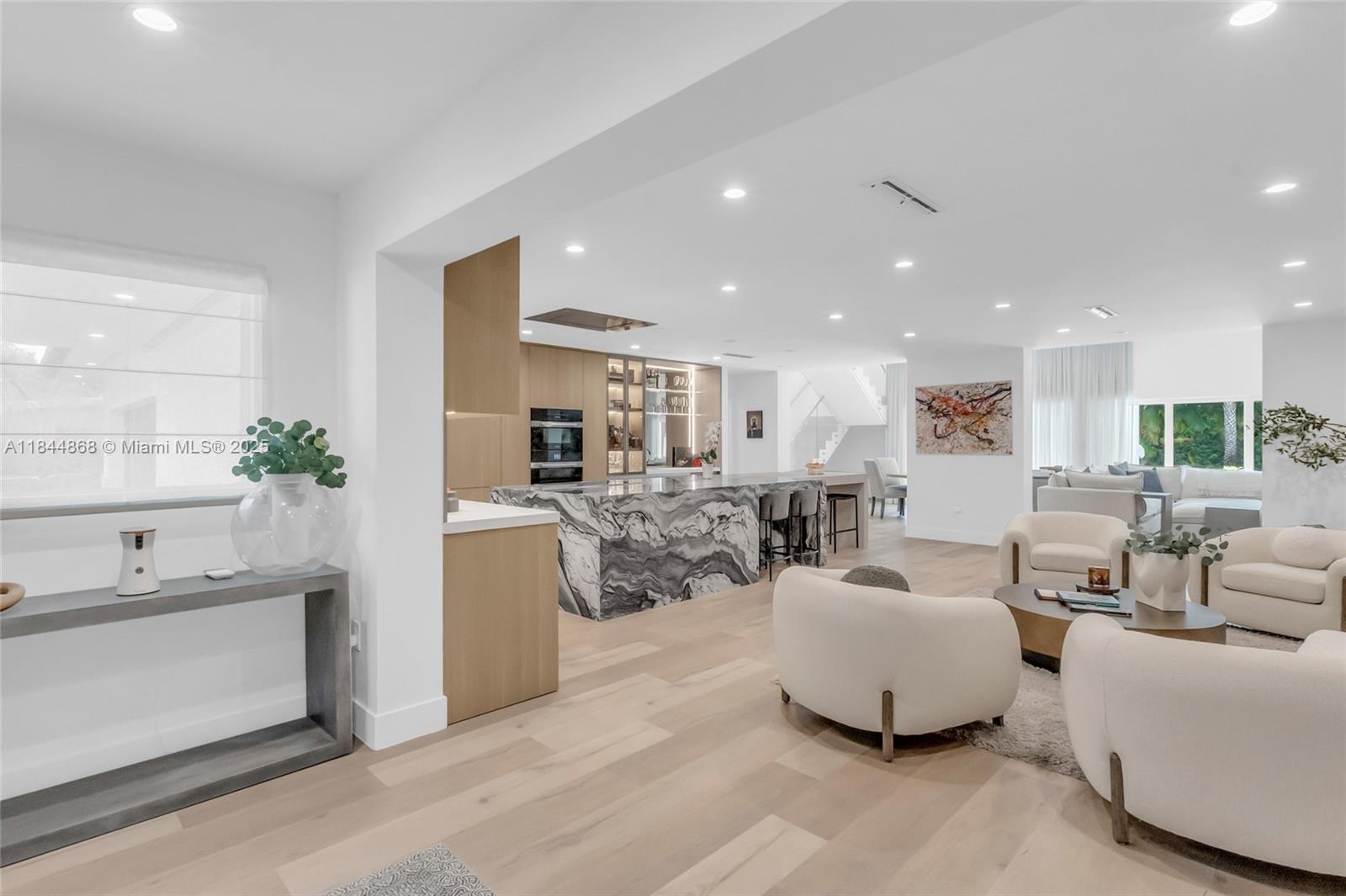 Property Photo: 11301 SW 74th Ct FL 33156