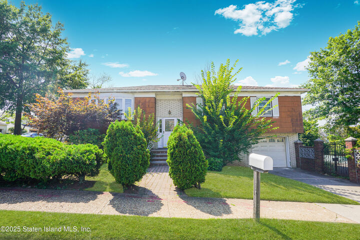 306 Todt Hill Road  Staten Island NY 10314 photo