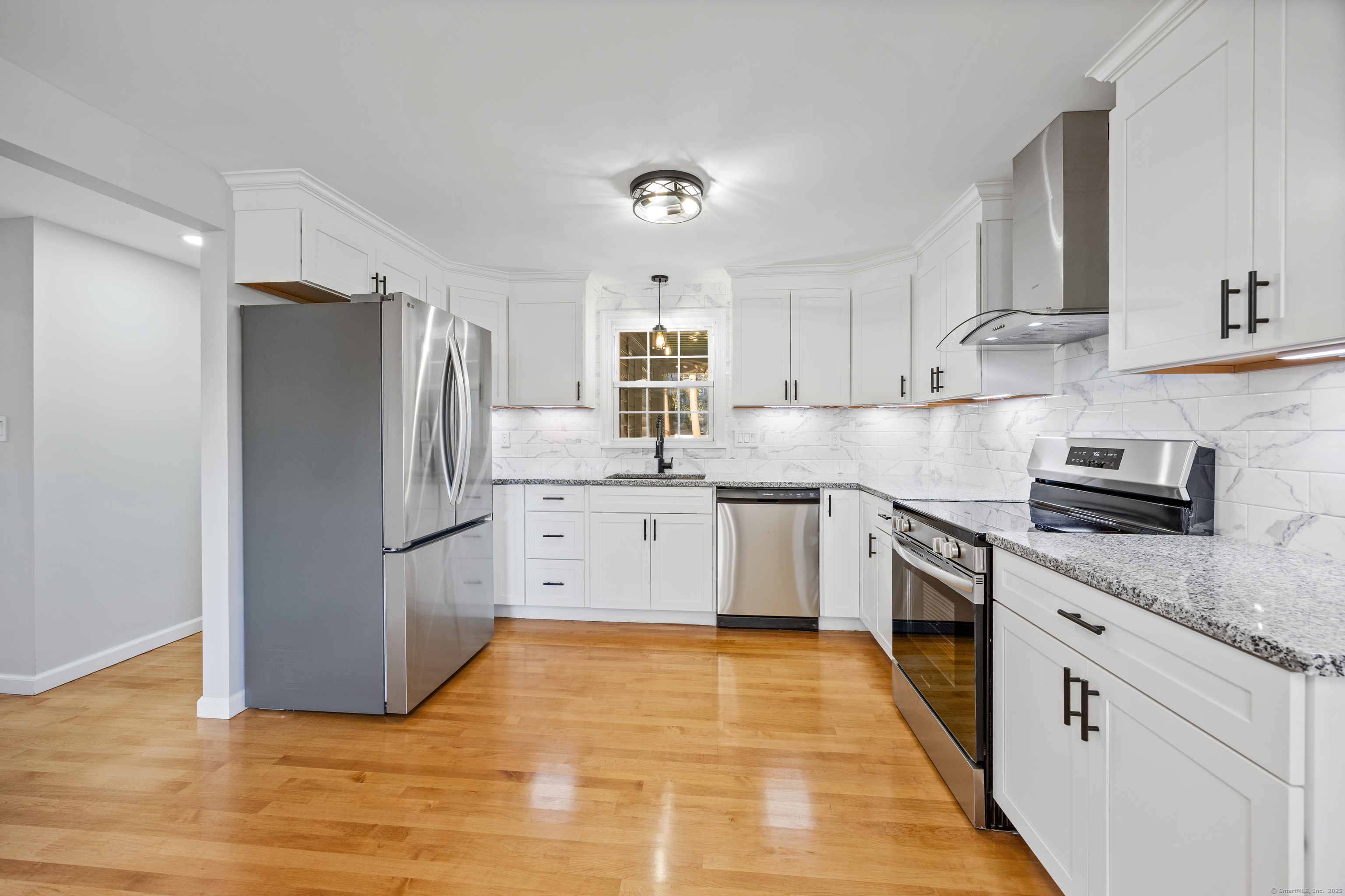 Property Photo: 107 Longvue Drive CT 06109