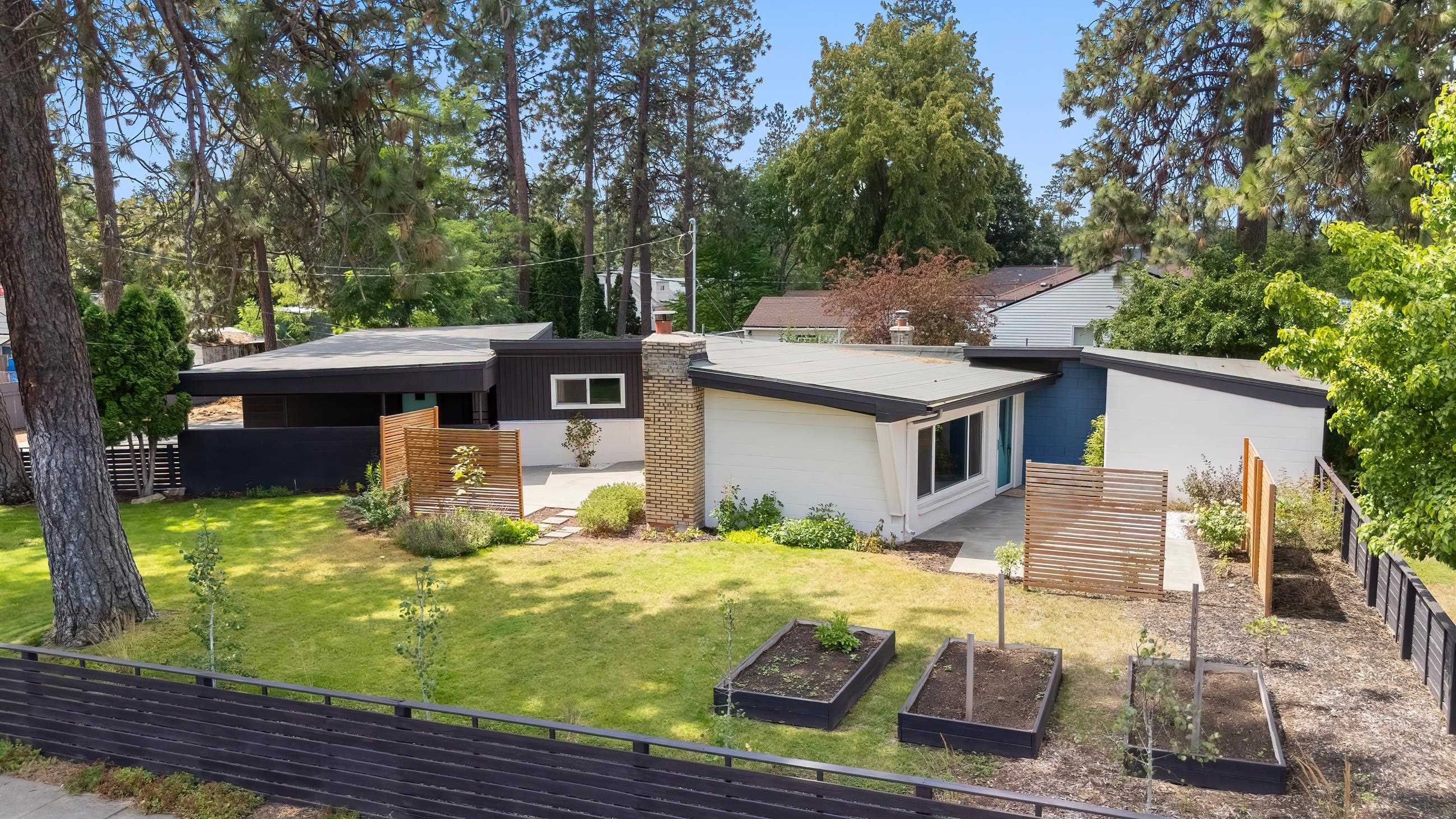 Property Photo:  1322 E 40th Ave  WA 99203 