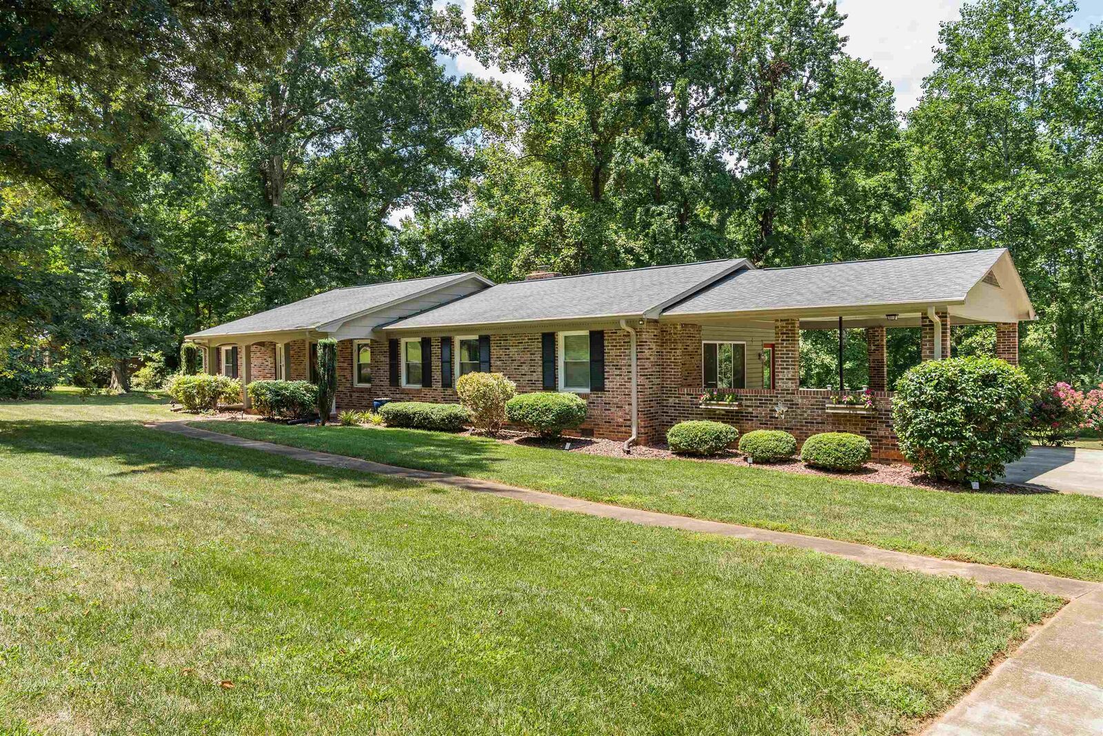 Property Photo: 118 Cheek Road SC 29303