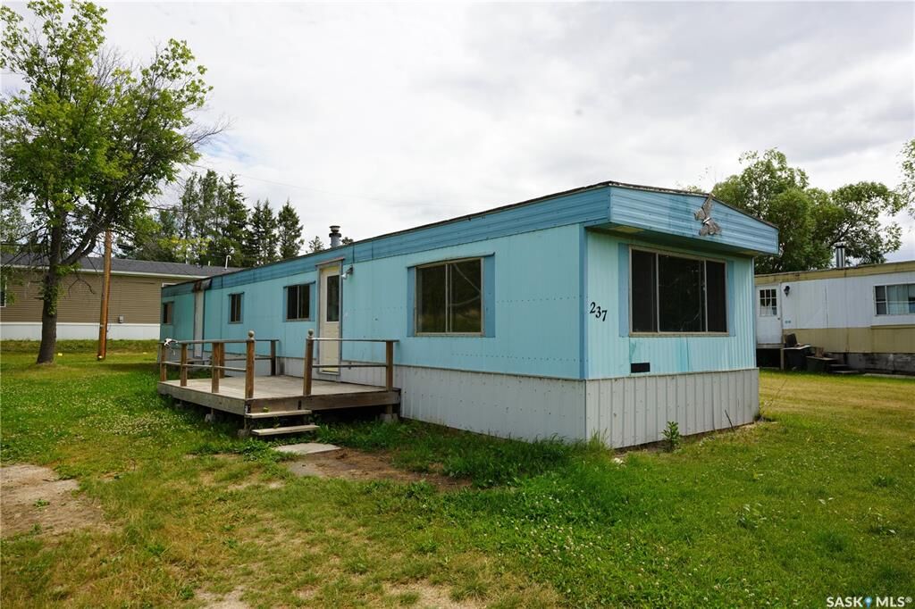 Property Photo:  237 1st Avenue  SK S0J 0E0 