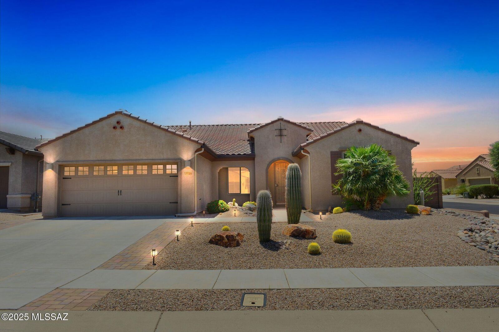 Property Photo: 13724 E Rose Surrey Street AZ 85641
