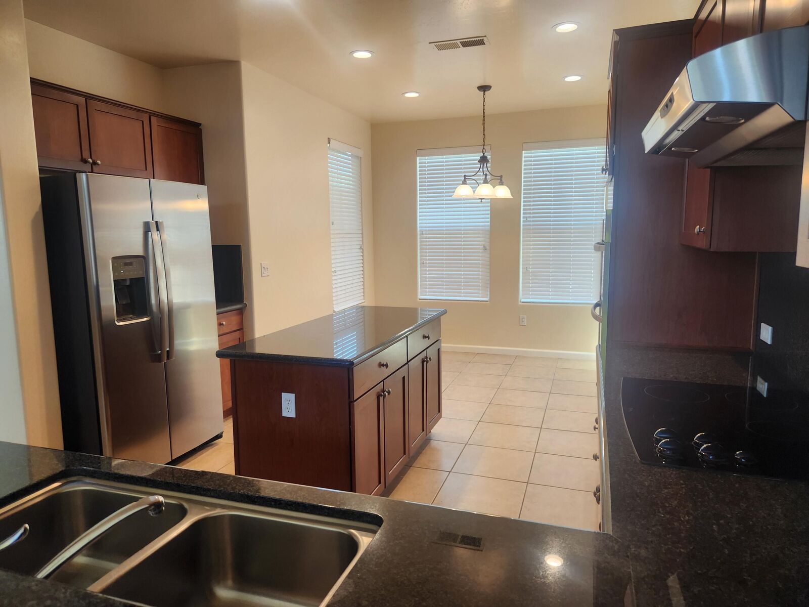 Property Photo: 1615 N Volterra Court CA 93291