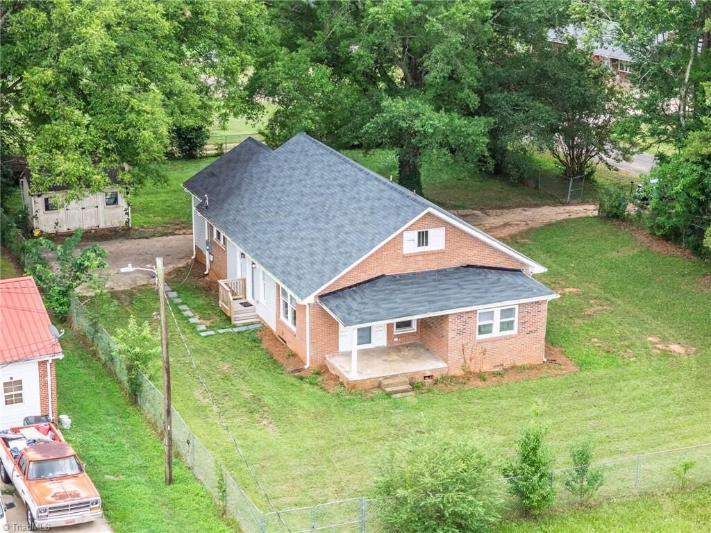 Property Photo:  1003 Hawkinstown Road  NC 28144 