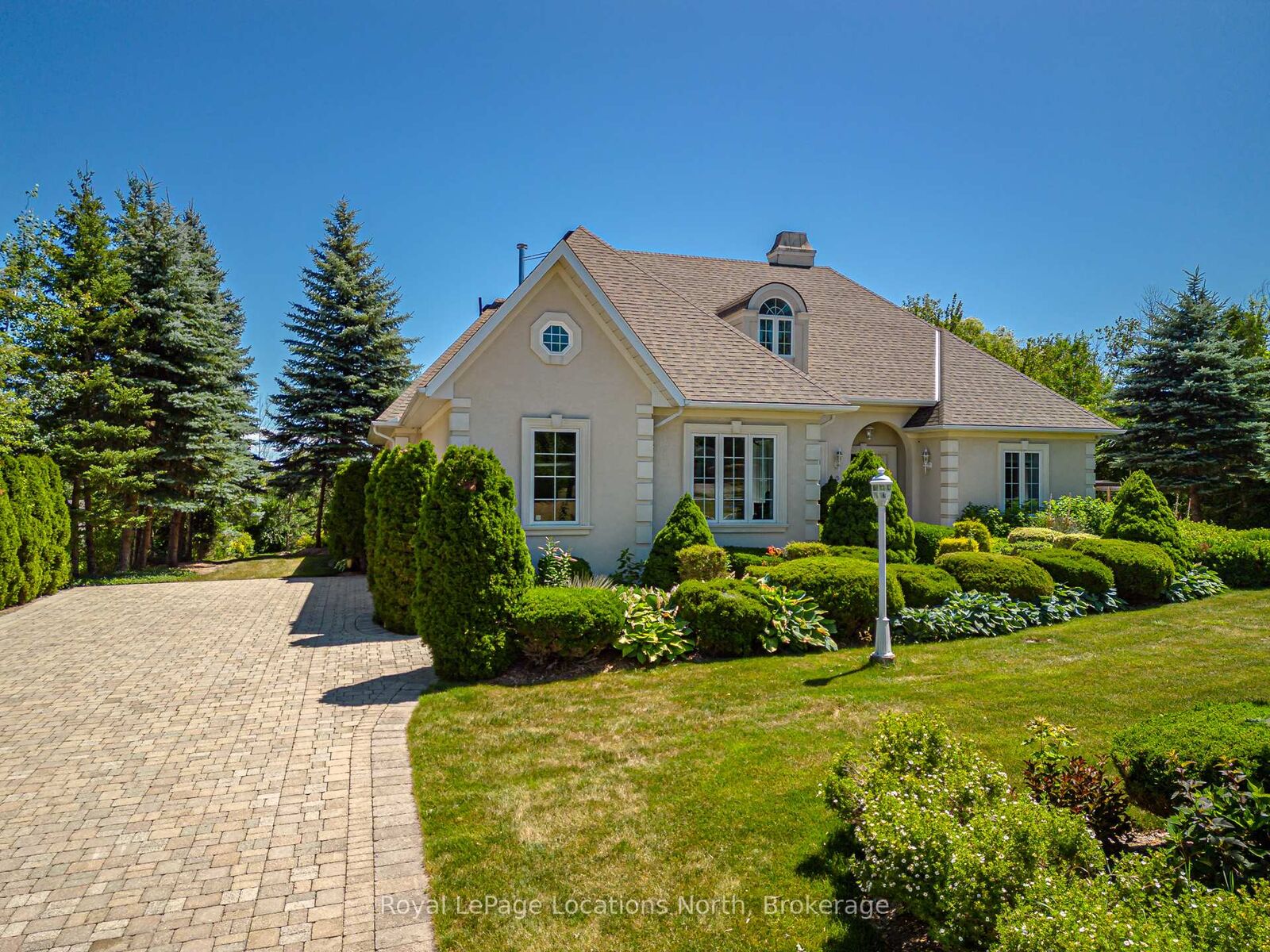 Property Photo: 3 Juniper Court ON L9Y 5A8