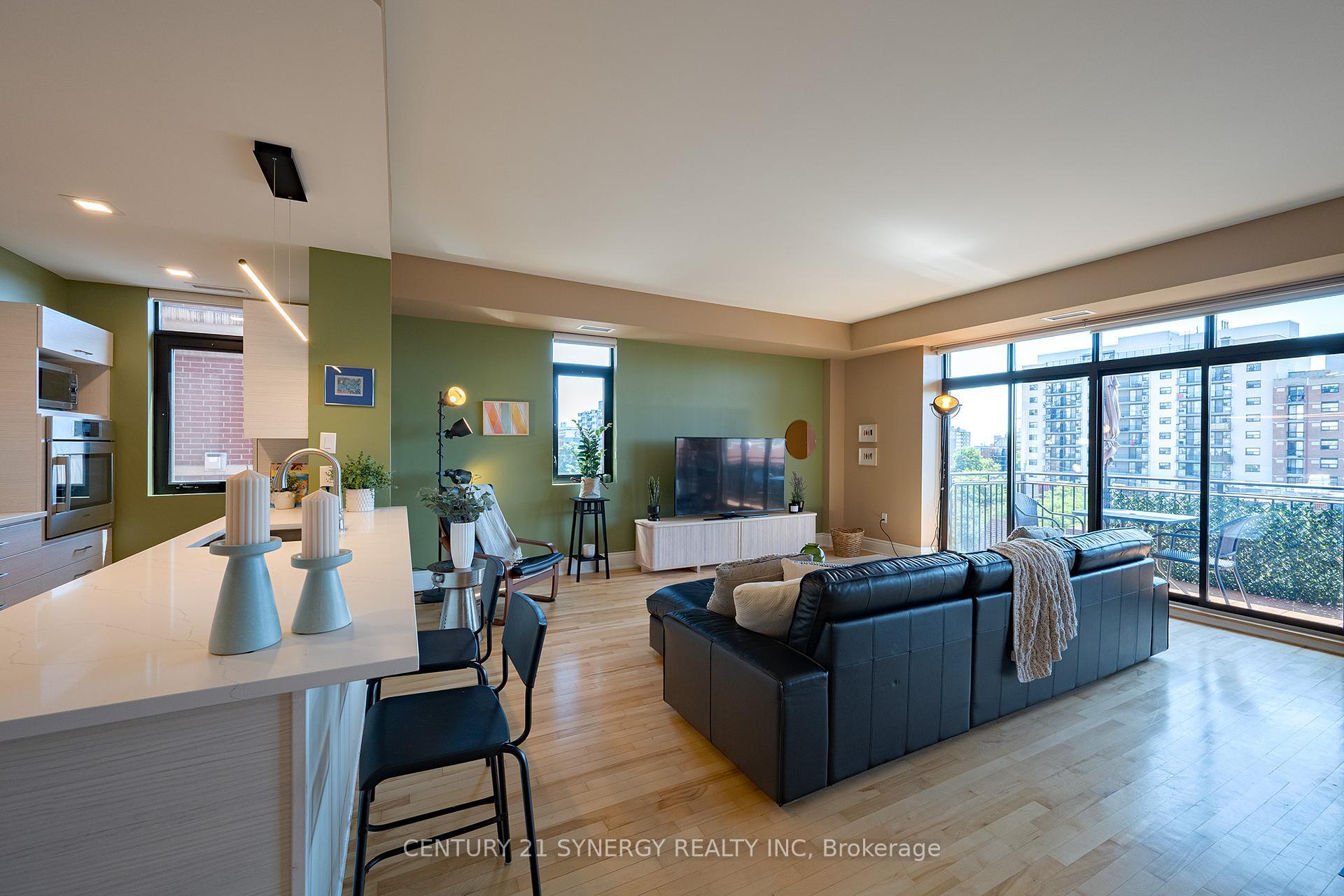 Photo de la propriété:  374 Cooper Street 603  ON K2P 2P4 