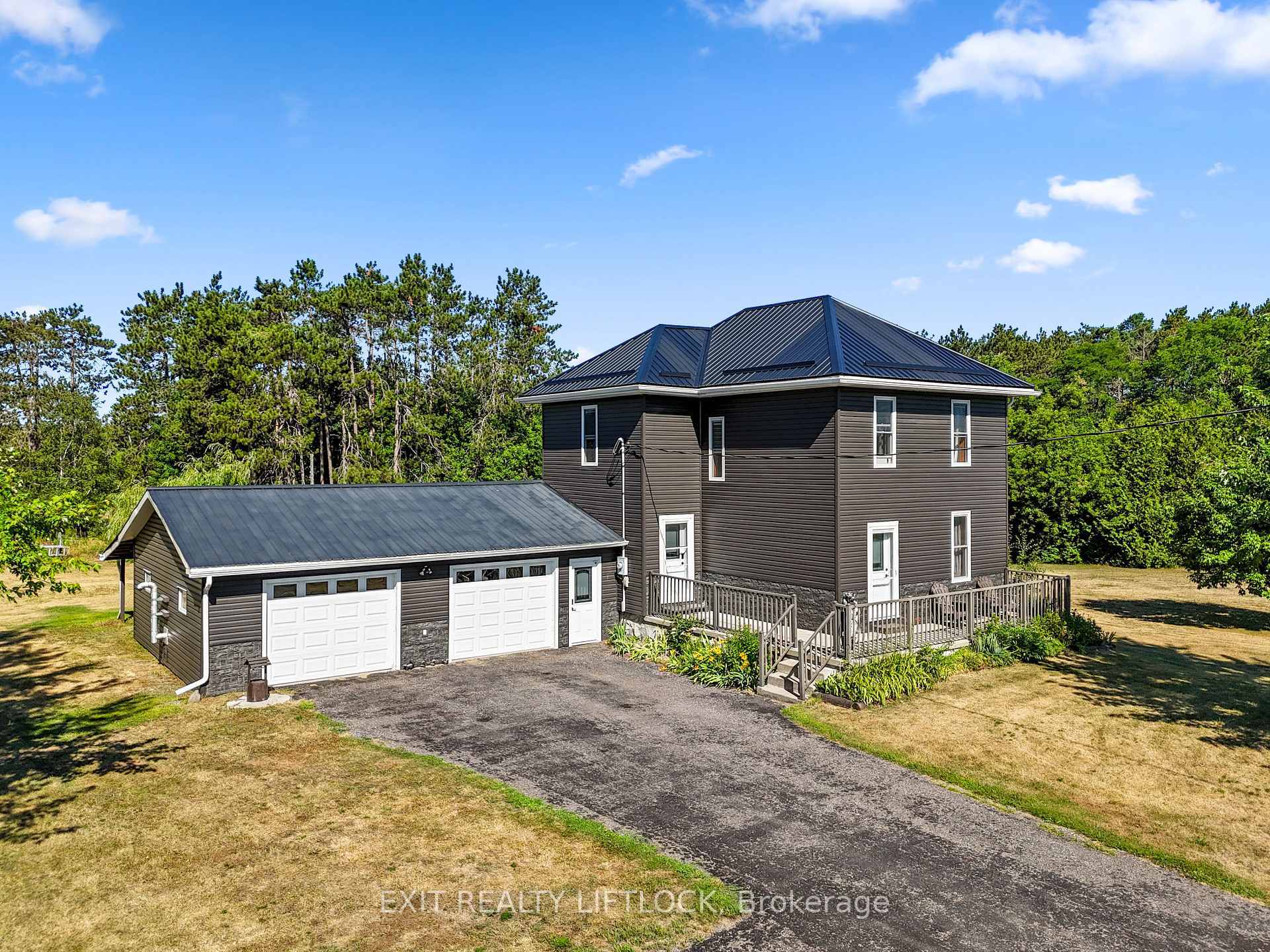 Property Photo: 108 Godolphin Road ON K0K 3K0