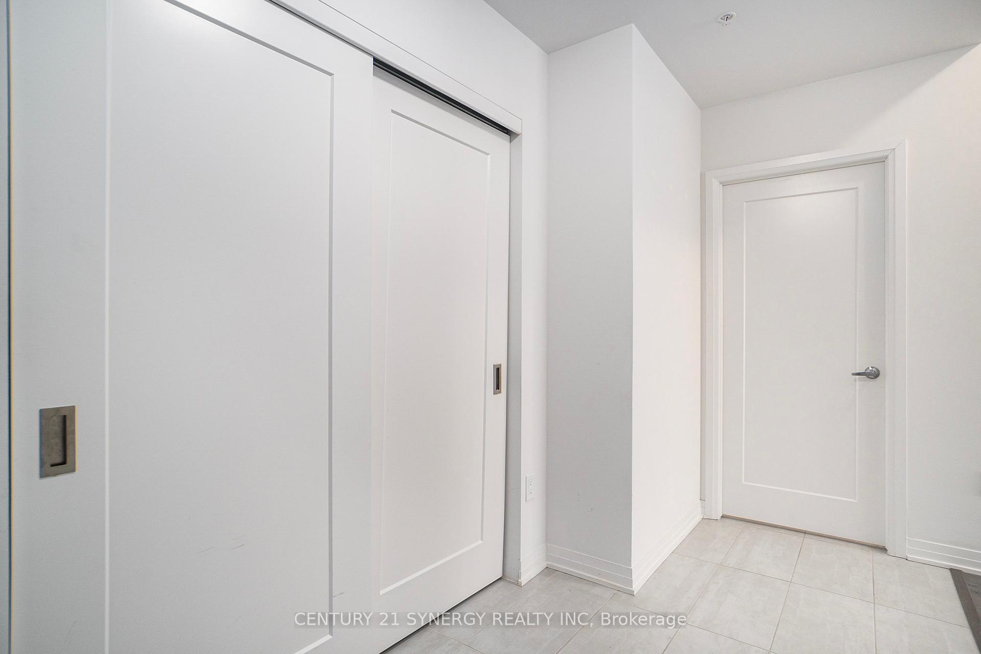 Photo de la propriété: 805 Carling Avenue 1002 ON K1S 5W9