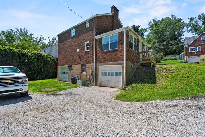 Property Photo:  1805 Hethlon St  PA 15220 
