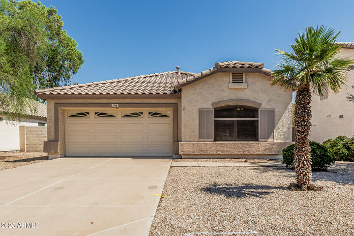 Property Photo: 1748 E Loma Vista Street AZ 85295