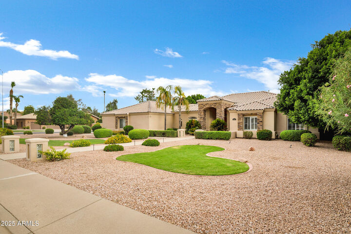 Property Photo: 3819 E Ivyglen Street AZ 85205