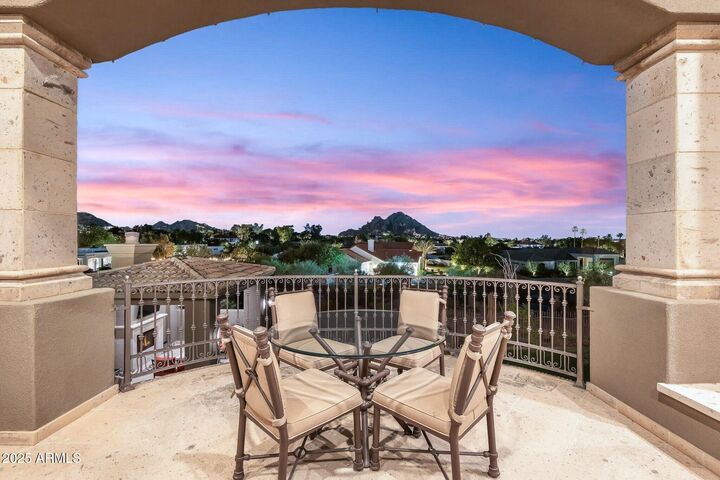 Property Photo: 5738 N 32nd Place AZ 85253