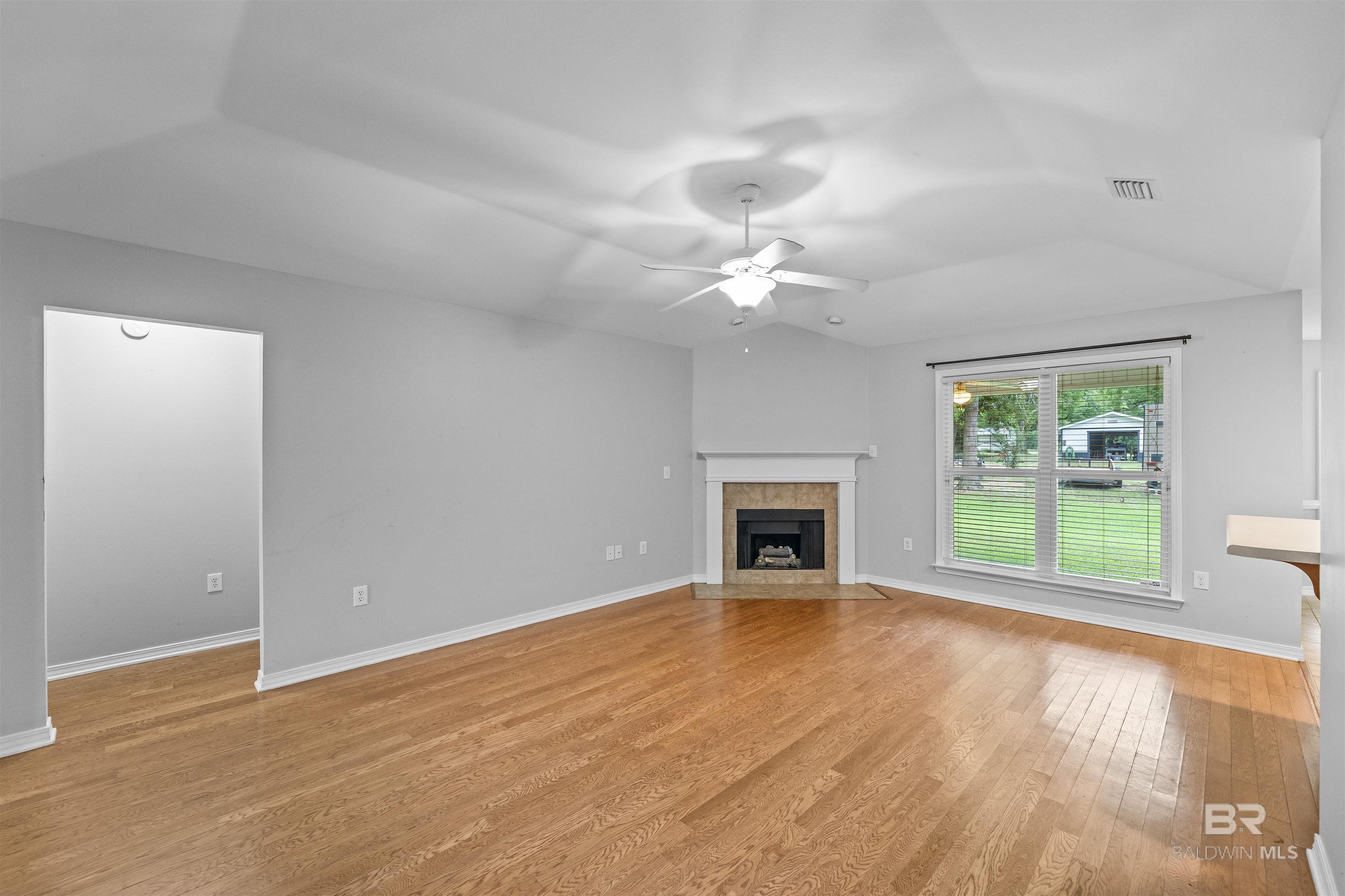Property Photo: 31471 Heidelbrook Loop AL 36527