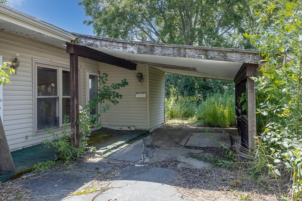 Property Photo: 18 Woodlee Lane NY 14072