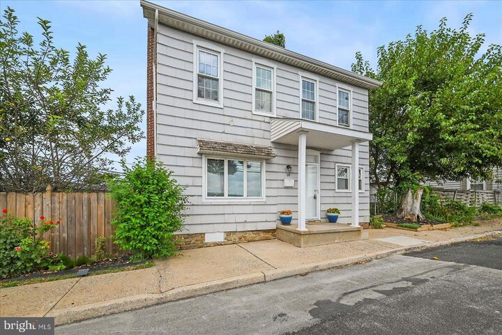 Property Photo:  18 Maple Street  PA 17345 
