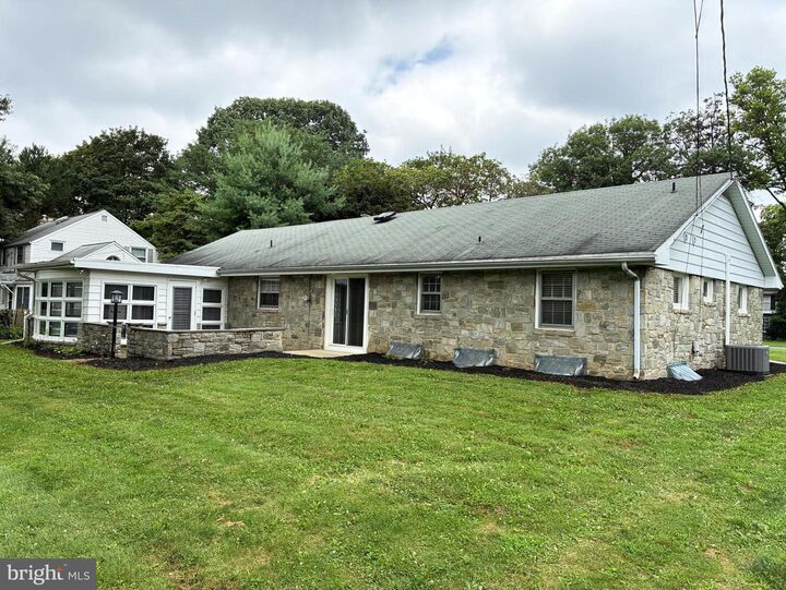 Property Photo:  68 Glen Moore Circle  PA 17601 