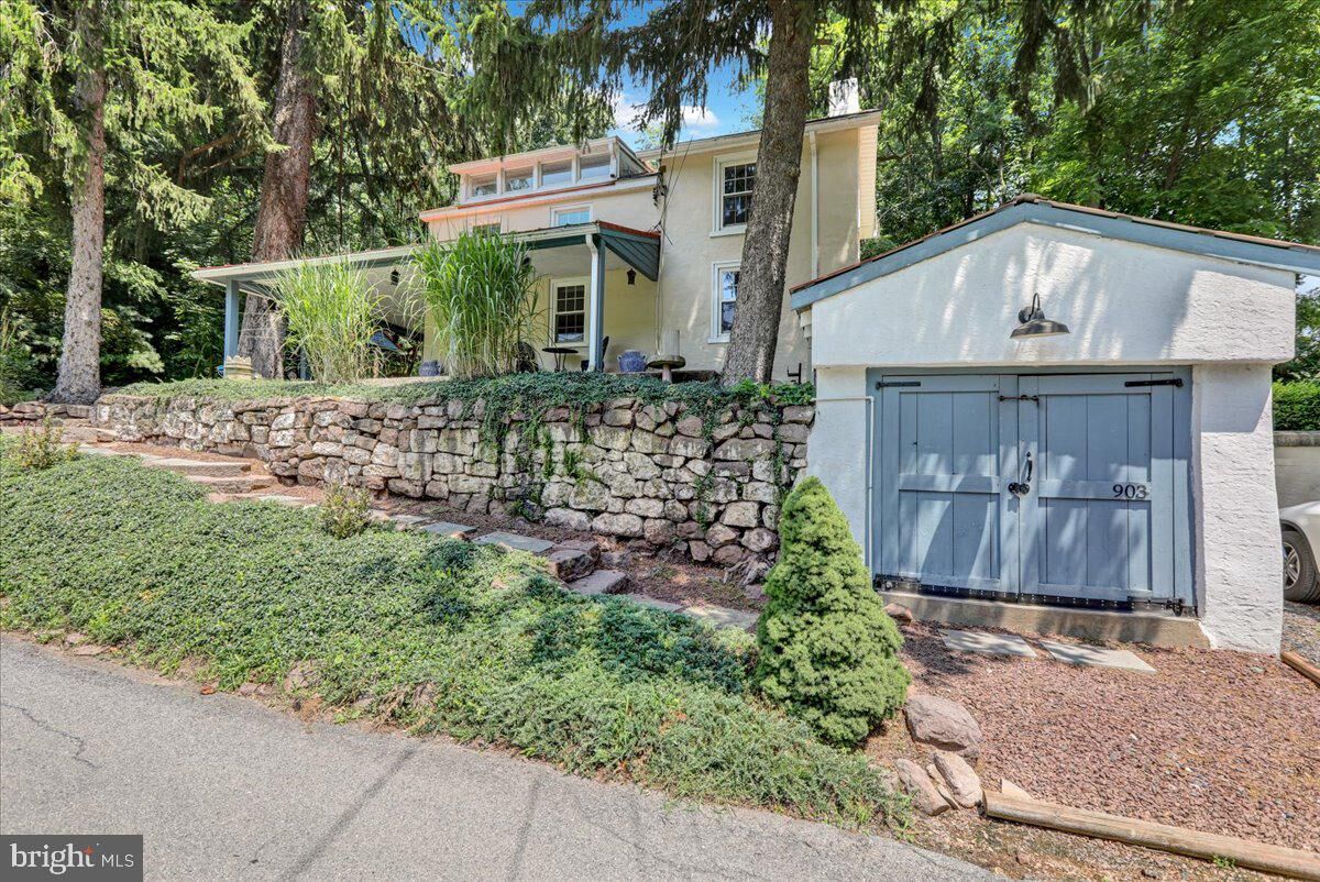 Property Photo:  903 Cherry Hill Lane  PA 19465 