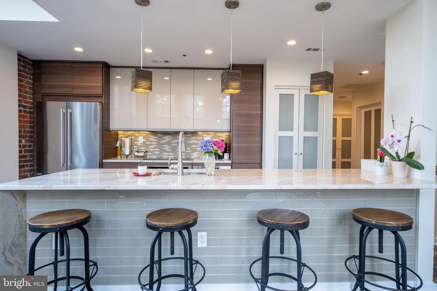 Property Photo:  315 New Street 321  PA 19106 