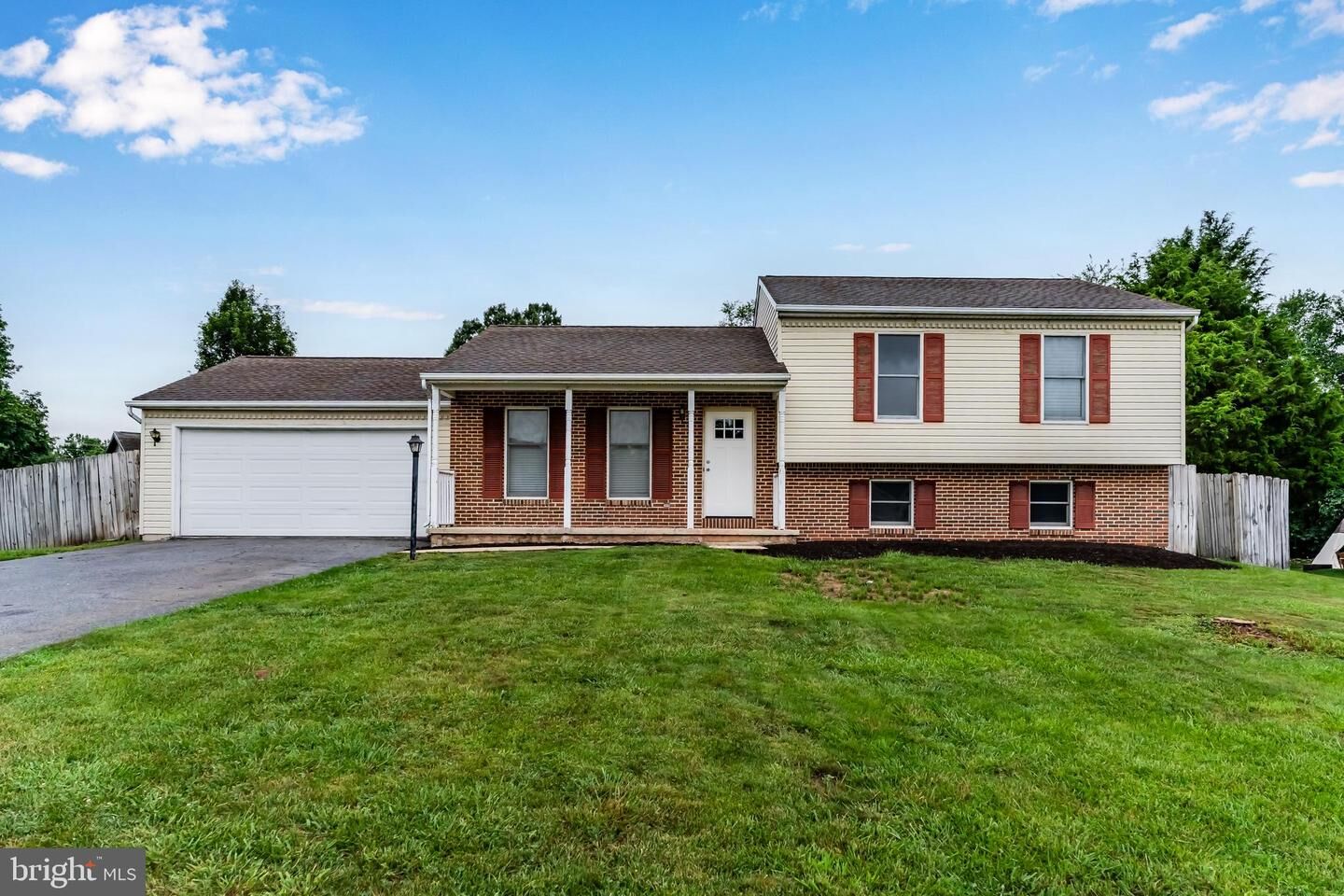 Property Photo:  50 Oak Hill Drive  PA 17319 