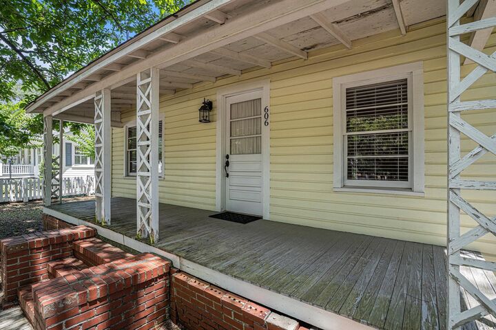 Property Photo:  606 Moore St.  SC 29582 