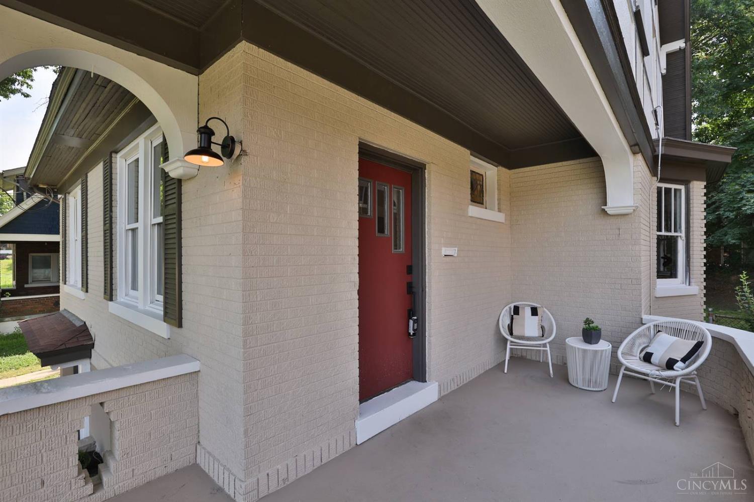 Property Photo:  2915 Fischer Place  OH 45211 