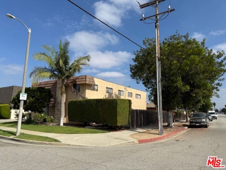 Property Photo:  2015 W 157th St  CA 90249 