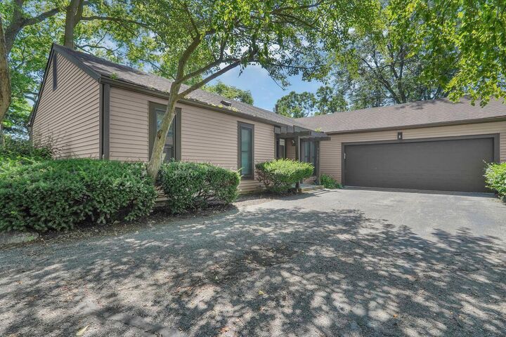 Property Photo:  3139 Rivermill Drive  OH 43220 